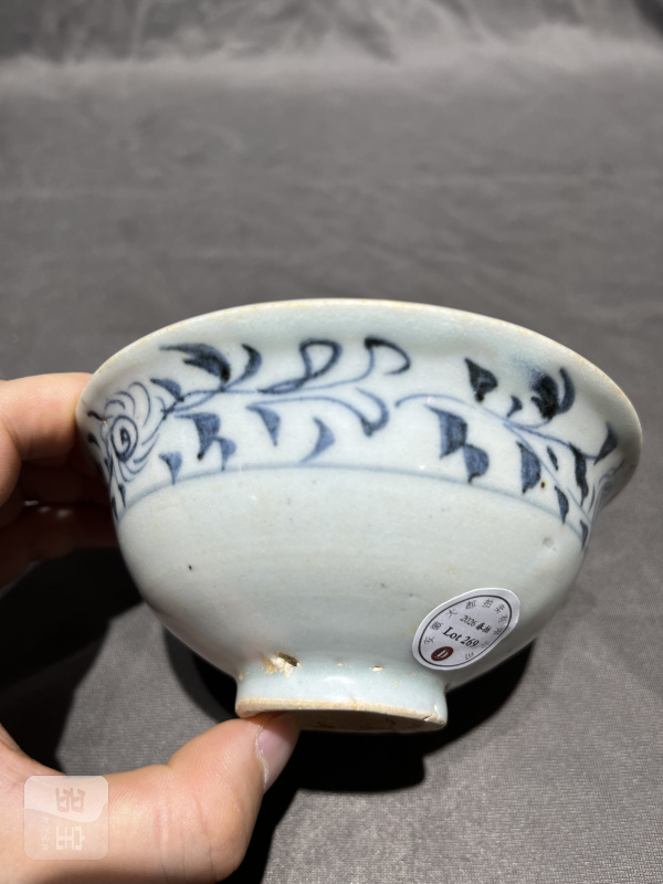 明洪武 青花缠枝菊纹碗 - 图5